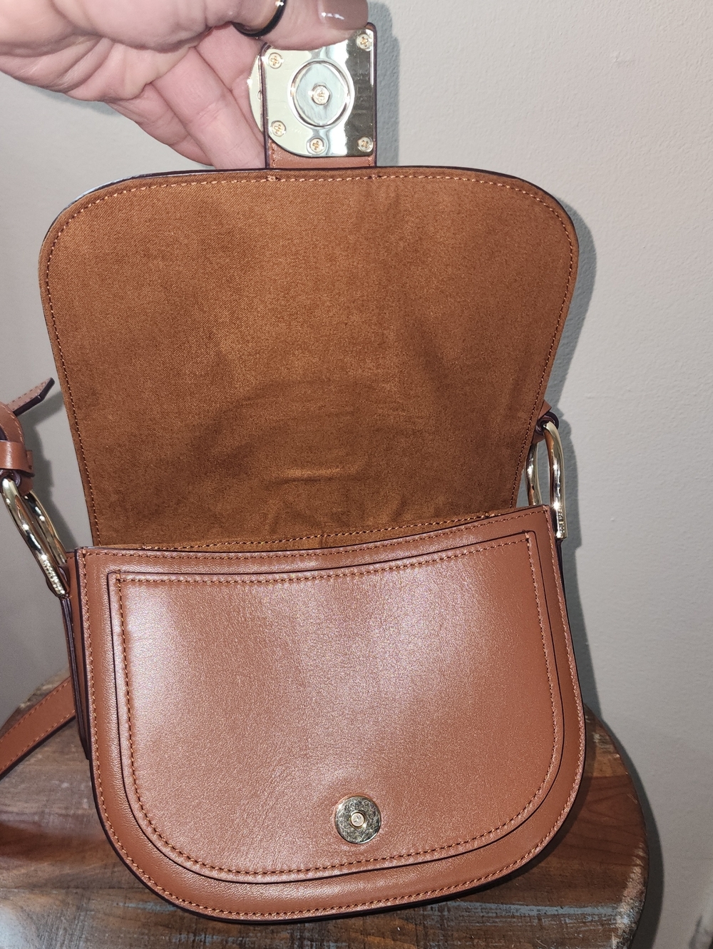 Cole Haan Brown Caramel Leather Signature Crossbody Purse Gold Hardware - Picture 9 of 16